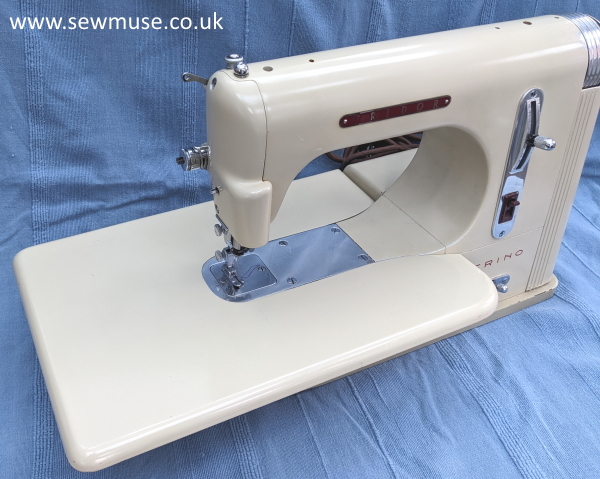 Fridor Stitchmaster with table
